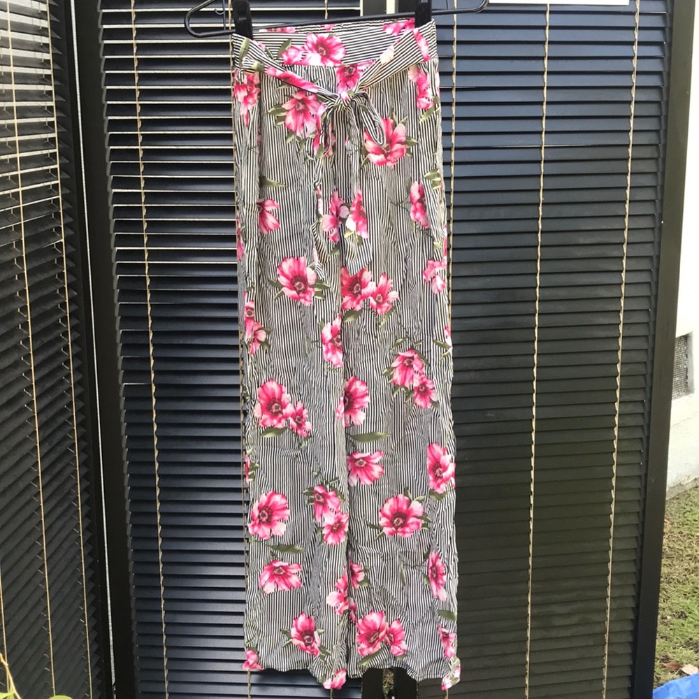 Pink flowers stripped flowy pants